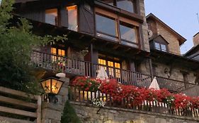 El Xalet De Tauell Hotel Rural